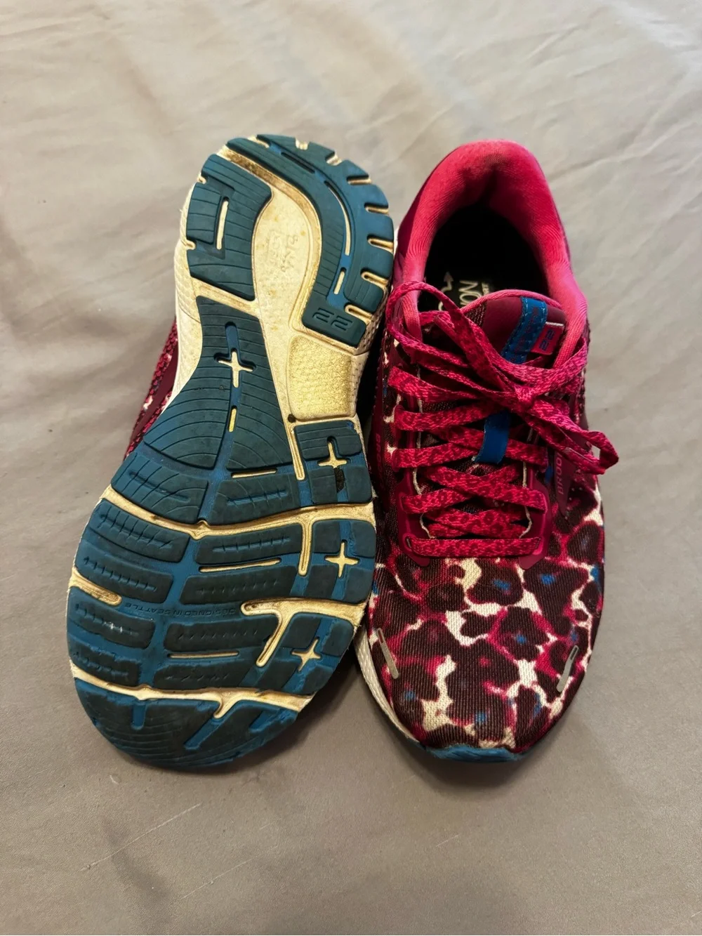 Brooks Women's Pink Leopard Print Athletic Shoes *loved* Adrenaline GTS